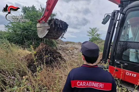 Indagini dei Carabinieri Forestali a Caivano con supporto dell'Arpa Campania