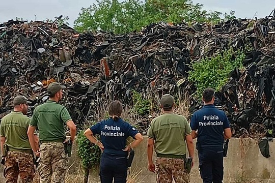La Polizia Provinciale di Caserta sequestra una discarica abusiva a Pastorano