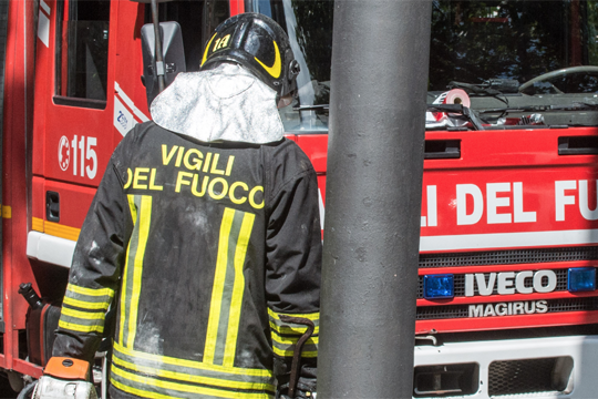 Incendio di Bellizzi (SA) del 12 aprile, in corso monitoraggio inquinanti atmosferici